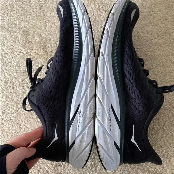 HOKA Clifton 8’s running shoes
