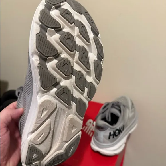 Hoka Clifton 9 only worn twice size is 10 wide