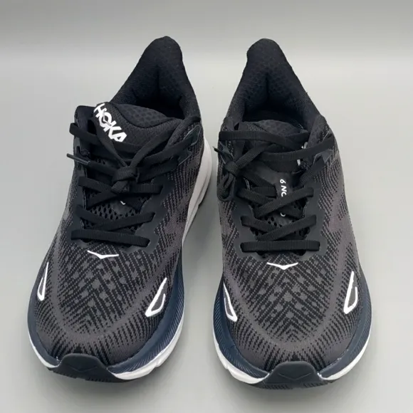 HOKA Clifton 9 Sneakers Black White Lace Tie Running Shoes Men 7 wide (D)
