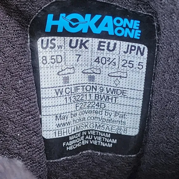 HOKA CLIFTON 9 - Womens Athletic Shoes - SIZE 8.5D WIDE