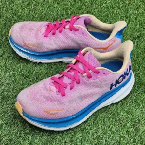 HOKA CLIFTON 9 - Womens Athletic Shoes - SIZE 11D WIDE
