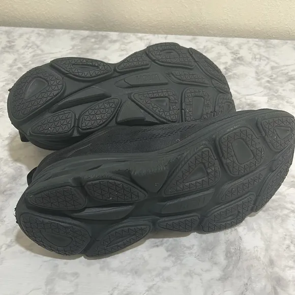 HOKA MENS ATHLETIC SHOES BONDI 8 WIDE ALL BLACK SIZE 14 W