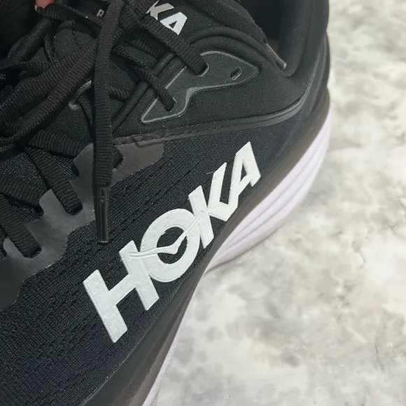 HOKA MENS ATHLETIC SHOES BONDI 8 WIDE BLACK AND WHITE SIZE 14 W