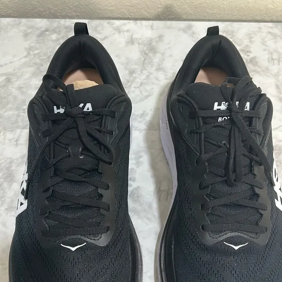 HOKA MENS ATHLETIC SHOES BONDI 8 WIDE BLACK AND WHITE SIZE 14 W