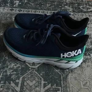 HOKA men’s Clifton 7 Blue and Teal Athletic Shoes size 10.5