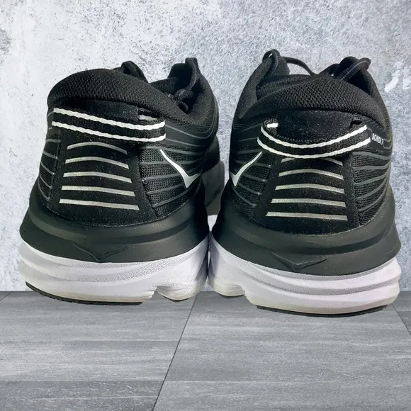 Hoka One One Bondi 7 Road Running Shoes Black White Men’s Sneakers Size 9.5D