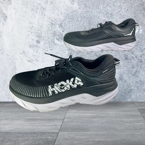 Hoka One One Bondi 7 Road Running Shoes Black White Men’s Sneakers Size 9.5D
