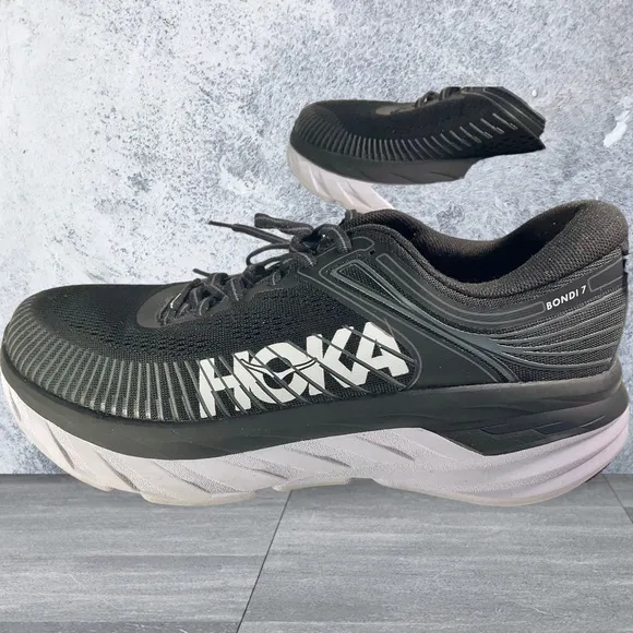 Hoka One One Bondi 7 Road Running Shoes Black White Men’s Sneakers Size 9.5D