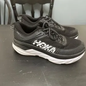 Hoka One One Bondi 7 Black Athletic Running Comfort Shoes Size 9.5