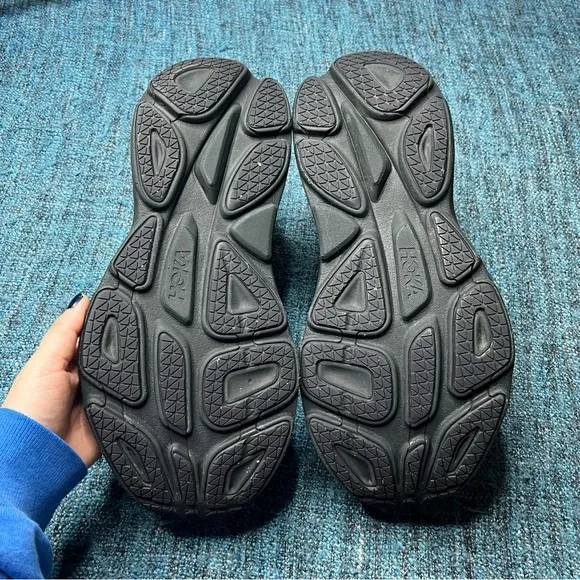 Hoka One One Bondi 8 Running Shoes in Triple Black EXTRA WIDE Width 4E