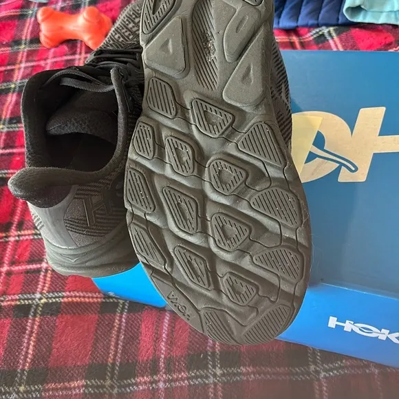HOKA ONE ONE Clifton 9 Wide Black Shoes- sz 11