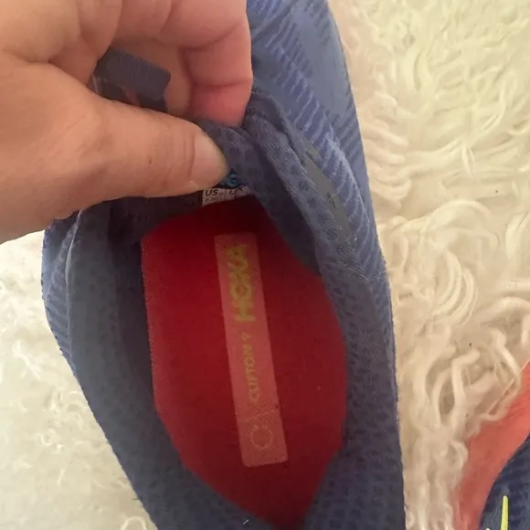 Hoka one one Clifton 9 wide- size 9.5 WIDE WIDTH