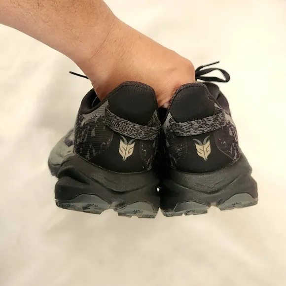 Hoka One One Men's Speedgoat 6 GTX 1155150 BCKT Black Gore-Tex Shoes 9.5 D size