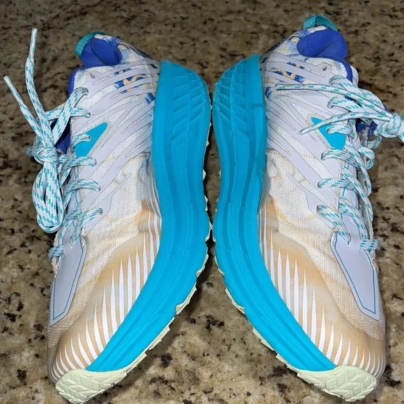 Hoka One One Speedgoat 4