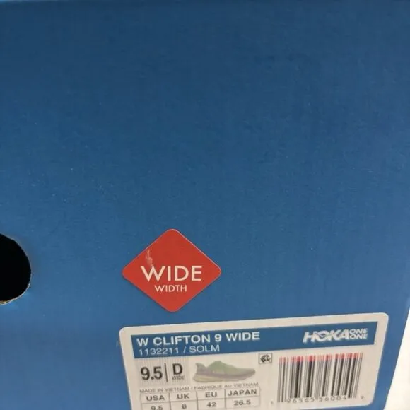 Hoka One One Women’s Clinton 9 Running Shoes, Size 9.5 Wide