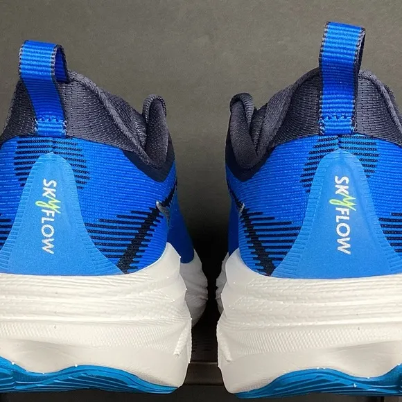 HOKA Skyflow Wide Men’s 7.5 Running Shoes NEW
