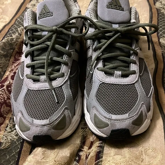 🔥HOT adidas Response CL Army Green Silver Pebble RUNNERS