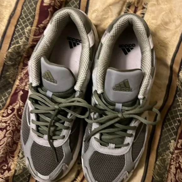 🔥HOT adidas Response CL Army Green Silver Pebble RUNNERS