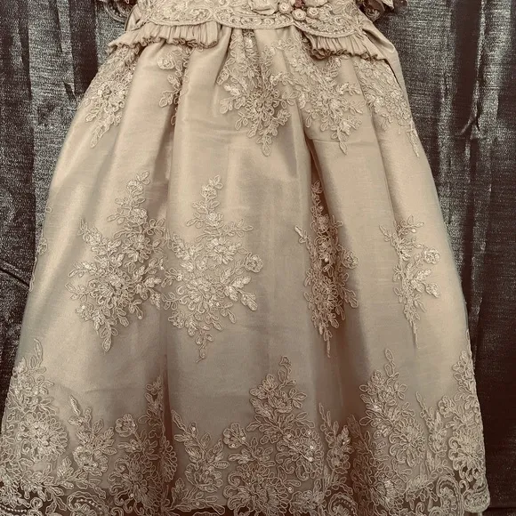 Increible Beautiful Baptism Gown , hand embroidery✨✨✨