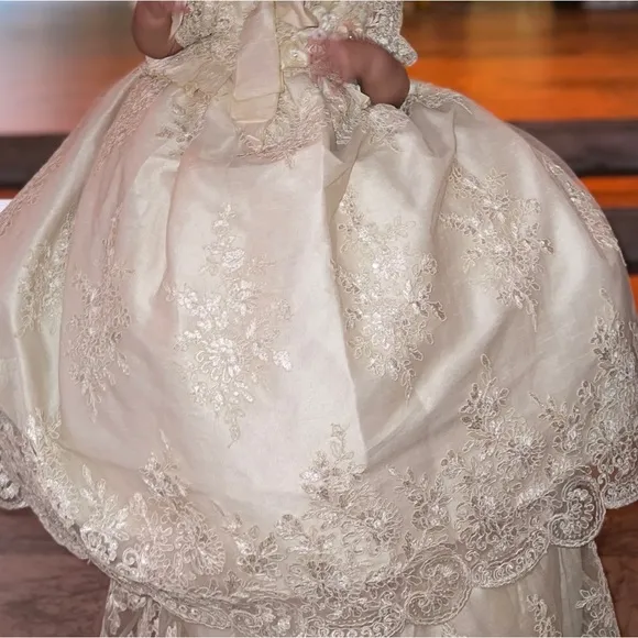 Increible Beautiful Baptism Gown , hand embroidery✨✨✨