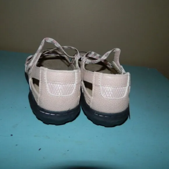 JBU by Jambu &quot;Karen&quot; Flower Mary Jane Shoes Size 9W