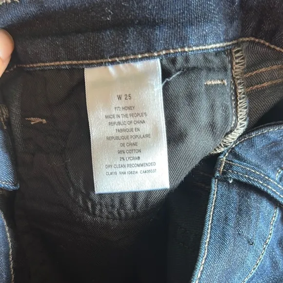 Joe’s Blue Jeans Honey fit
