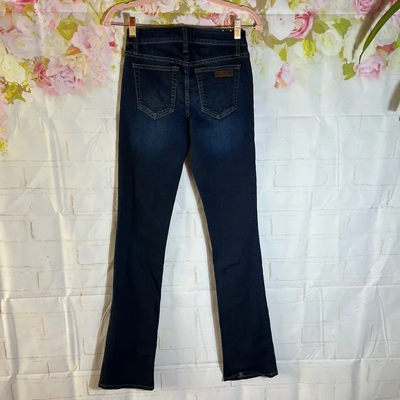 Joe’s Blue Jeans Honey fit
