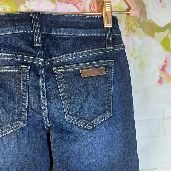 Joe’s Blue Jeans Honey fit