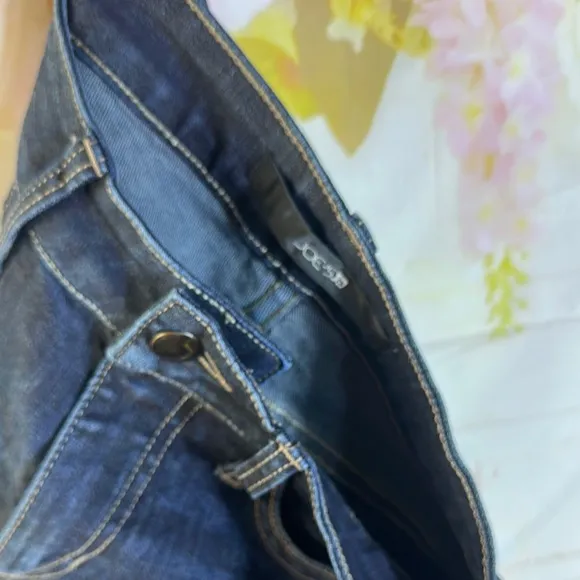 Joe’s Blue Jeans Honey fit