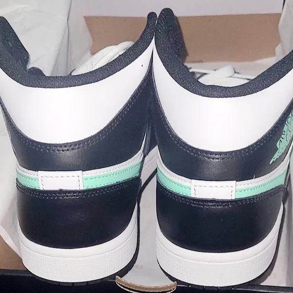 Jordan 1 Mid Mens Shoes