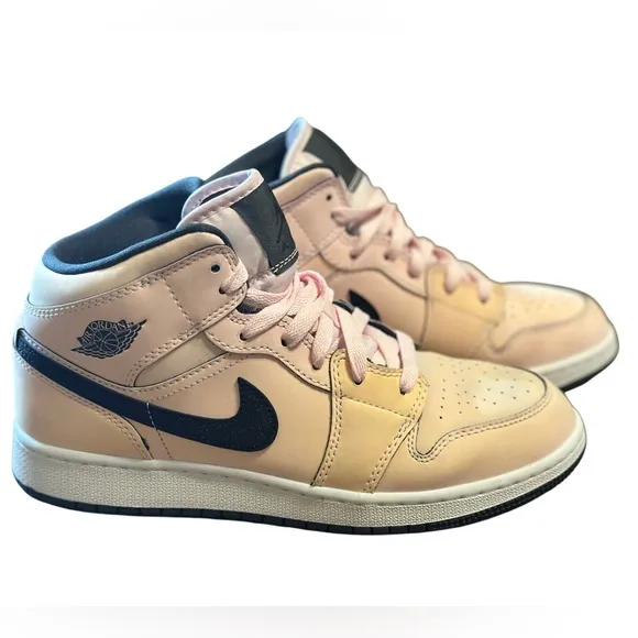 Jordan 1 Mid Pink Foam GS Cotton Candy w Black Sparkle Swoop NEW