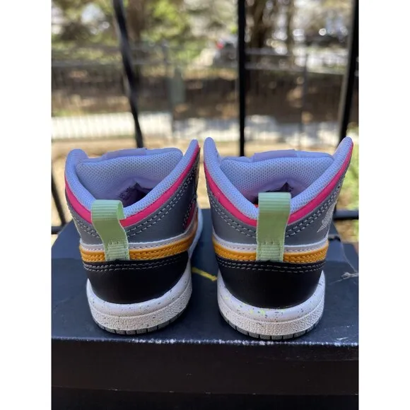 Jordan 1 Mid SE (TD) White/Taxi-Dark Shadow Size 4C (FN1189-100)