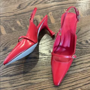 Larroude Ines Red Slingback Heels, 7.5, cloud memory foam