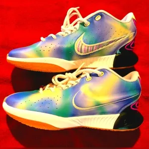LEBRON XXI SE &quot;MOVIE NIGHT&quot; YOUTH SIZE 6.5 NEW MULTI-COLOR