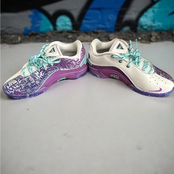 LEBRON XXII SPLIT VINTAGE (GS )