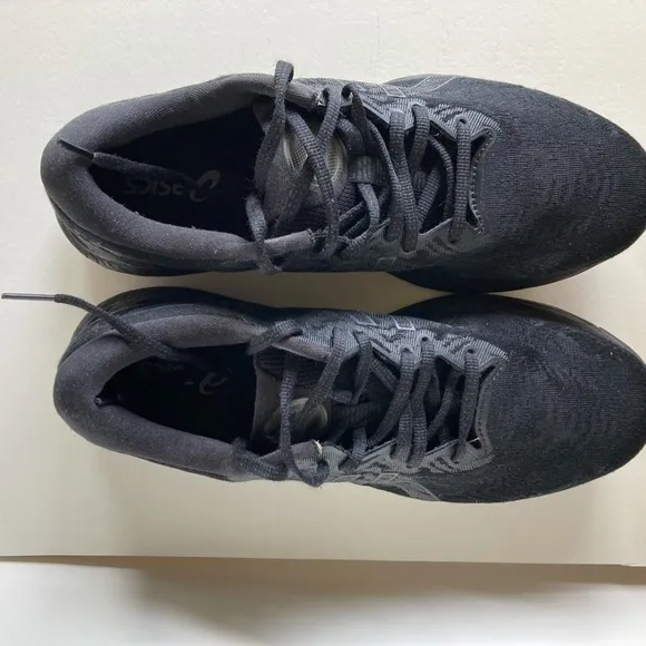 Like New Asics Women's Gel-Cumulus 23 Running Shoe