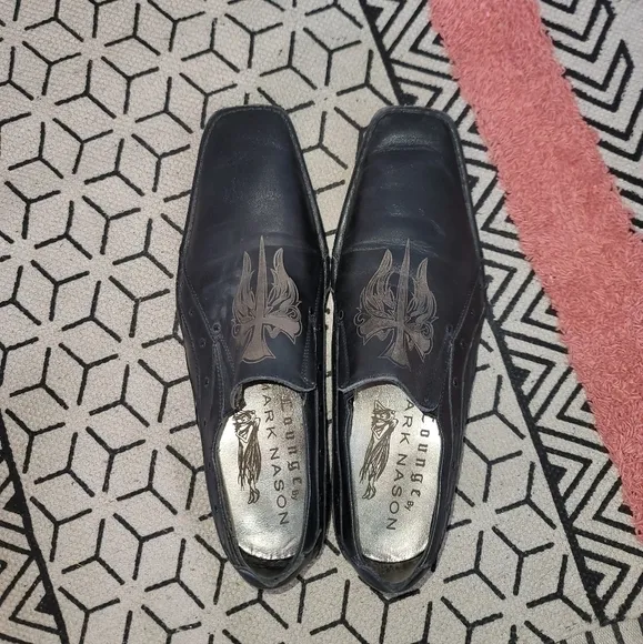 LOUNGE by MARK NASON ENCLAVE LOAFER w CELTIC CROSS LEATHER SZ 9.5