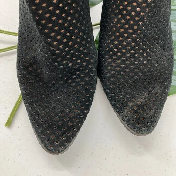 Lucky Brand Black Perforated Suede Larna Pull On Block Heel Ankle Bootie Shoes