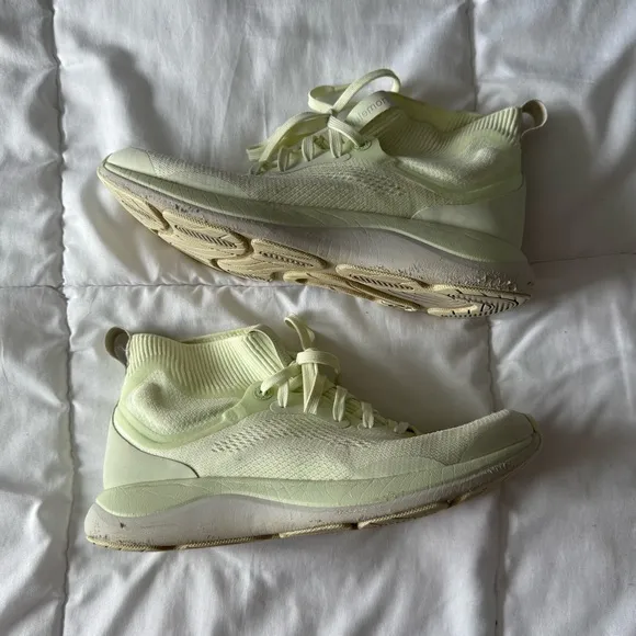 Lululemon Chargefeel Mid Womens Workout Shoe