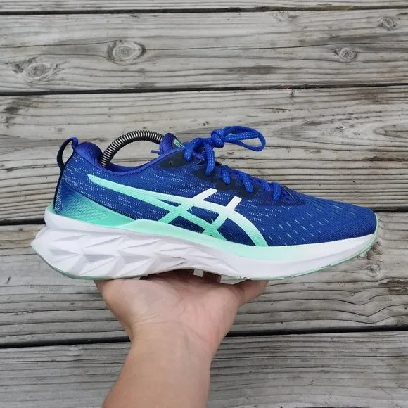 Men Size 8.5 / Size 10 Women Asics Novablast 2 Lapis Lazuli Blue Running Sneaker