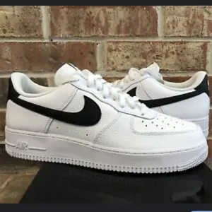 Mens 9 Nike Air Force 1 Low 20 21 07 White Black Pebbled Leather CT2302-100 Used