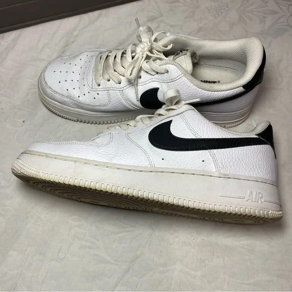 Mens 9 Nike Air Force 1 Low 20 21 07 White Black Pebbled Leather CT2302-100 Used