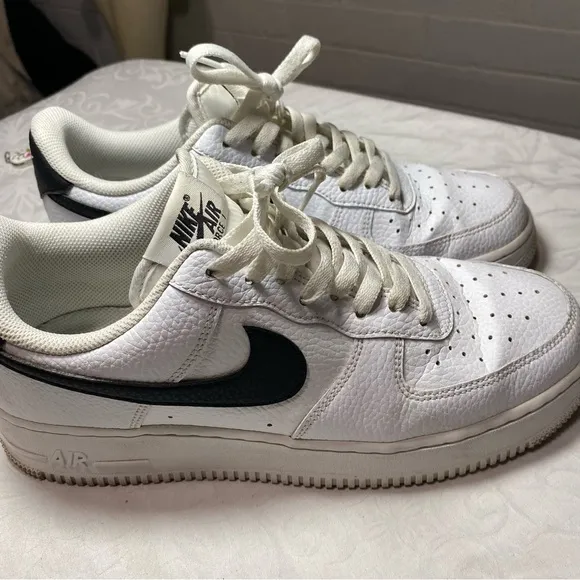 Mens 9 Nike Air Force 1 Low 20 21 07 White Black Pebbled Leather CT2302-100 Used