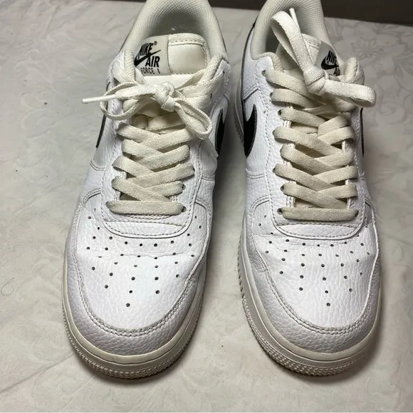 Mens 9 Nike Air Force 1 Low 20 21 07 White Black Pebbled Leather CT2302-100 Used
