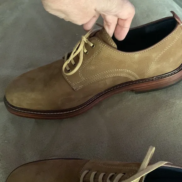 Men’s Cole Haan, 8 1/2 unworn suede Camel in color. Mild scuff on the ba…