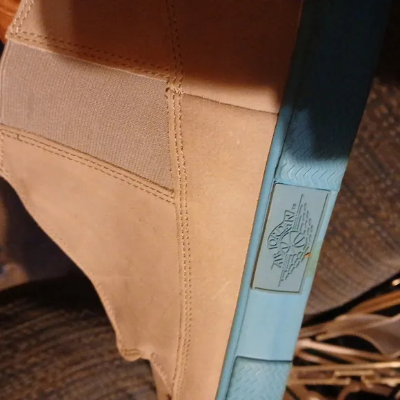 Men's Grey Leather Shoes with Blue Soles