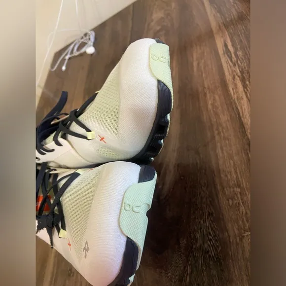 Men’s on cloud shoes