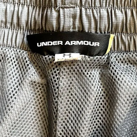 Mens, Under Armour, Grey, Lined, Track Pants. Size Medium.