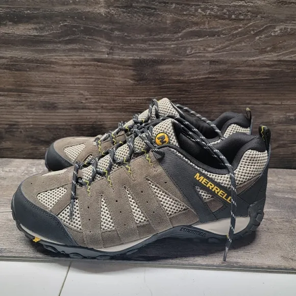 Merrell Men's Gray and Black Hiking Shoes NWOB