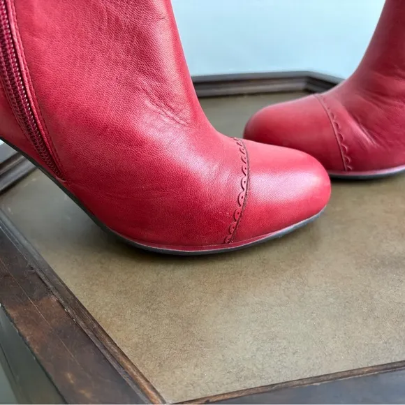 Miz Mooz Red Booties Sz 8.5 ❤️